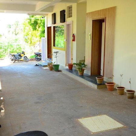 Hari Iyer Residency Hotel Tiruchchendur Exterior photo
